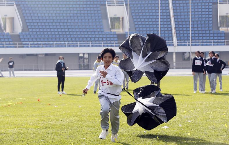 能成为左右