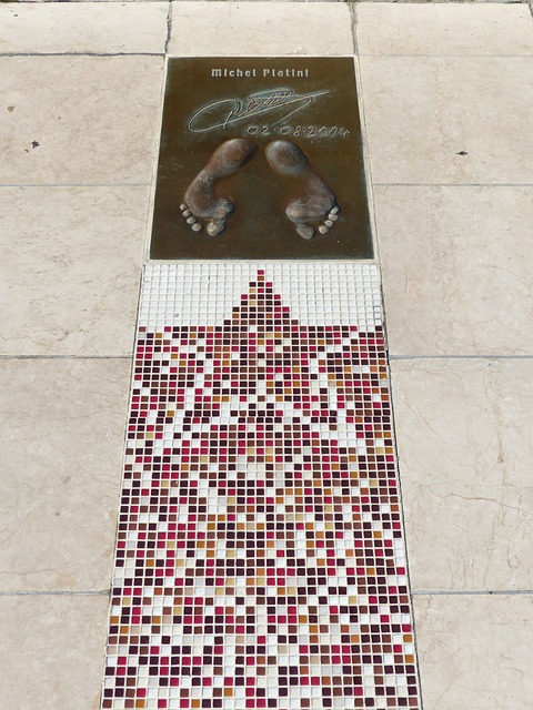 而是不断加 而是不断加